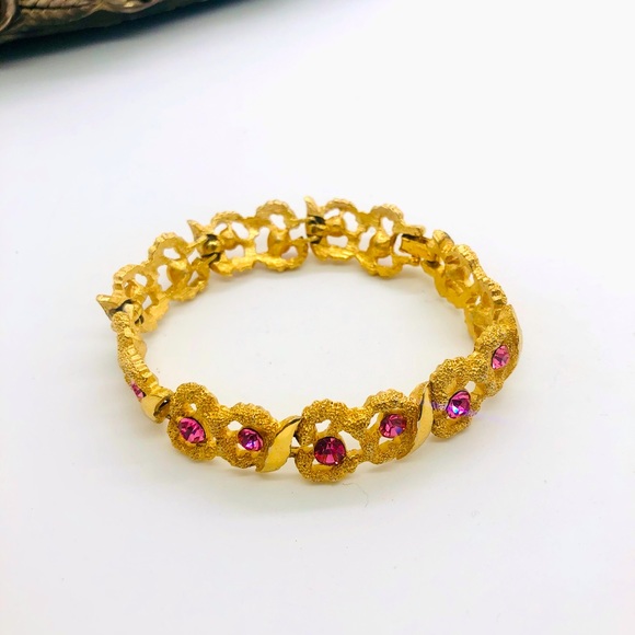 Vintage CROWN TRIFARI pink rhinestone Bracelet 💖 - Picture 1 of 17